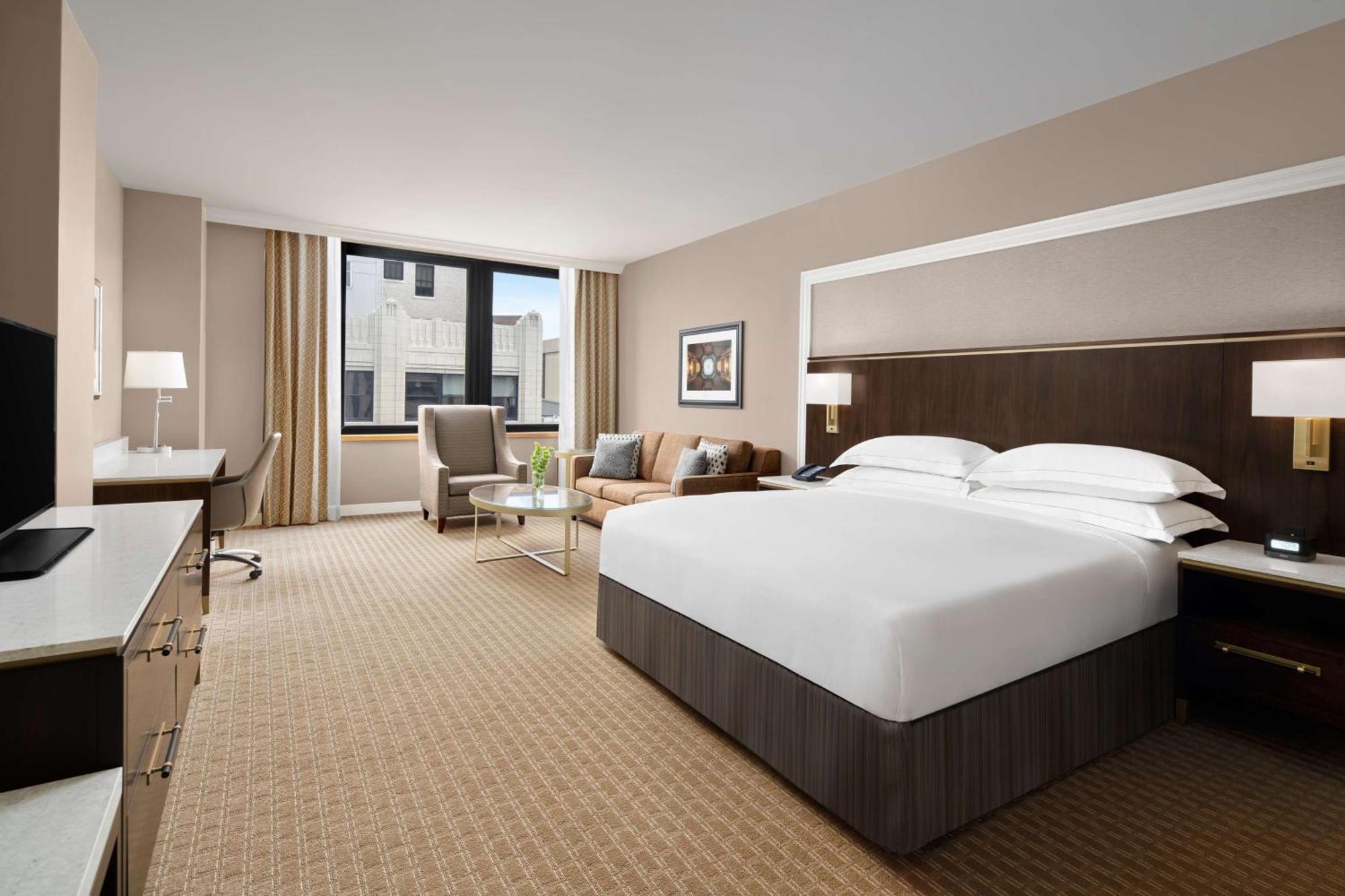 Hilton Indianapolis Hotel & Suites Exterior foto